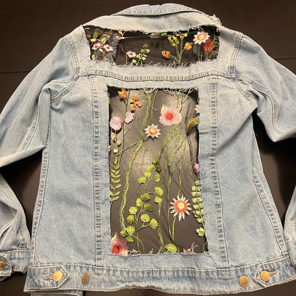 Revamped embroidered denim jacket - Picture 5 of 9